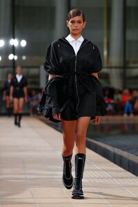 Kaia Gerber Longchamp Spring 2020 RTW NYFW 1.jpg