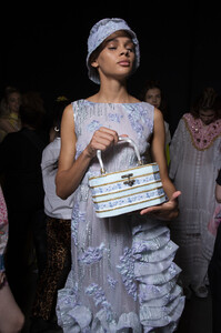 699523989_AnnaSuiSpring2020BackstageWjbnc5tEHDUx.thumb.jpg.a59cbd8420f808fc19f8b728638c094b.jpg