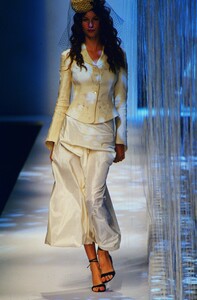 71353611_moschino-ss-1999(3).thumb.jpg.88f13844cca6190cce0baf004f406cf4.jpg