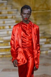717173295_SiesMarjanRunwaySeptember2019NewYorkDl17Hc5aoXNx.thumb.jpg.6524c4677691587c669b3ba63dbbd569.jpg