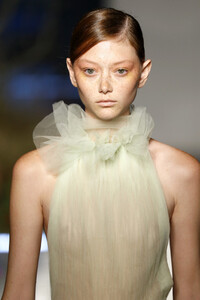 727204565_JasonWuCollectionRunwaySeptember2019njnSZIKSDHAx.thumb.jpg.aa33e19b73f255addd139ab7691bf5e9.jpg