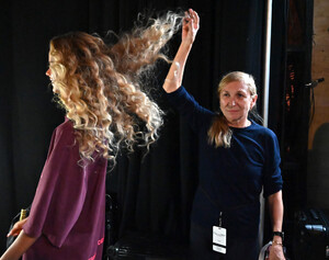 728638976_TRESemmexOscardelaRentaNYFWV_UAe582rPSx.thumb.jpg.53bc4d970dfee56321ed586b8112aa01.jpg