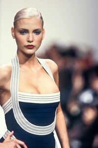 729928681_HerveLeger1994WomenRTW47.thumb.jpg.cef297e3c1cad0540898d3ce513f9b19.jpg