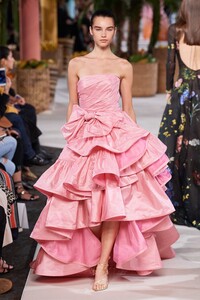 Meghan Roche Oscar de la Renta Spring 2020 RTW NYFW 1.jpg