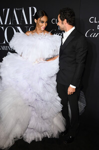 Winnie+Harlow+Harper+BAZAAR+Celebrates+ICONS+S7ZON1a8GqIx.jpg
