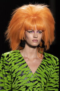 737339882_JeremyScottSpring2020DetailslNTIi5trWWex.thumb.jpg.87e2146f2090abe9341f07c0cd7bb1dd.jpg