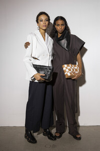 747156744_3.1PhillipLimSpring2020Backstagera3hjyYDBIQx.thumb.jpg.f0da07eacd3de077a8404302360b8602.jpg