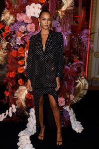 Lais+Ribeiro+Harper+BAZAAR+Celebrates+ICONS+0Un-_VUXChtx.jpg