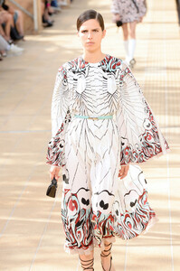 765715954_LongchampRunwaySeptember2019NewYorkFashionr20n3rwNzd9x.thumb.jpg.6048343d9436ea02ef370563466d6a9b.jpg