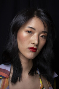767943397_BadgleyMischkaSpring2020Backstage66O6TfbRcbLx.thumb.jpg.39970d71f473e3cd88c0db714b3d722a.jpg