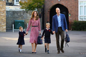 Kate+Middleton+Princess+Charlotte+First+Day+alHbDs9Njbmx.jpg