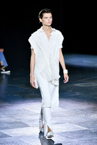 796084047_RagBoneRunwaySeptember2019NewYorkFashionouAwjiaDHLUx.thumb.jpg.28779d24a8b3b468ae77511230268101.jpg