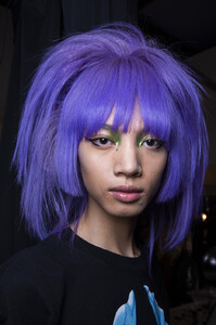 79872426_JeremyScottSpring2020Backstage3iZHIaVhocNx.thumb.jpg.f973afdb6eb87f7077427cbaa530ca53.jpg