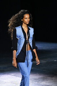 803044653_RagBoneRunwaySeptember2019NewYorkFashionISf21n4qVeox.thumb.jpg.9edaeb144f4ae8be2aa5e48fcc32ddfc.jpg