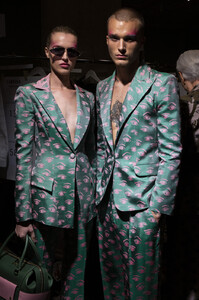 806475251_ChristianSirianoSpring2020BackstagekS95_pWnBn-x.thumb.jpg.e3b24685129398699efae88d3ffc3568.jpg