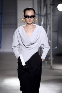 81226048_ProenzaSchoulerRunwaySeptember2019NewcrKBMihfIY6x.thumb.jpg.e63999f36e052c586db7979b79b3f8a1.jpg