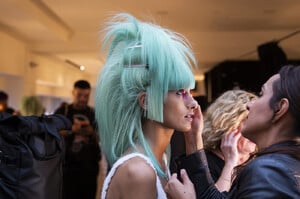 826091992_JeremyScottSpring2020Backstage8L8CBaBRveVx.thumb.jpg.e079495d2da027a04424e8a3db61f480.jpg