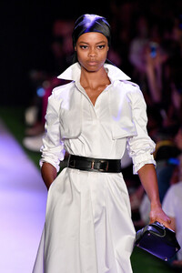 827762207_BrandonMaxwellRunwaySeptember2019New8UVEJfdBw6hx.thumb.jpg.16f6652459cdf051b85fe8def528b2dd.jpg