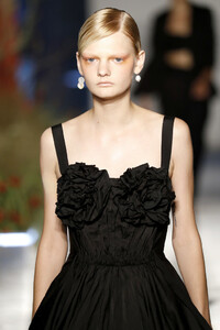 837844613_JasonWuCollectionRunwaySeptember2019YESvbes40jBx.thumb.jpg.e5b7b6a2b542abf153bc6867b3a7e5d0.jpg