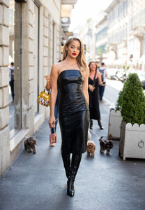 Jasmine+Sanders+Ermanno+Scervino+Street+Style+Ki34QvxGgz-x.jpg