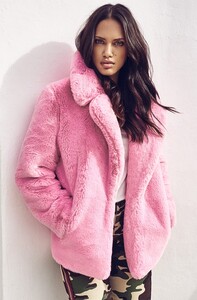 36.1 abrigo-angel-pink-fetiche-suances.jpg
