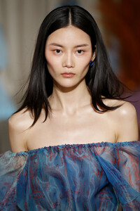 88874889_StaudRunwaySeptember2019NewYorkFashionVO7TklUx41ix.thumb.jpg.d96c30732d2bc9e4388dd8a9280e6fca.jpg