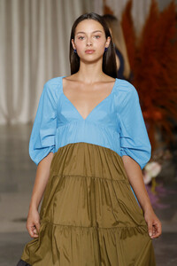904185970_StaudRunwaySeptember2019NewYorkFashion7Ws3Nuvsbrhx.thumb.jpg.a6c586343e68dc0219c281da642e5541.jpg