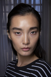 906412469_BrockCollectionSpring2020Backstage-DKVqezDgdix.thumb.jpg.45c24ae34a9d32709512408c3e0e6b79.jpg