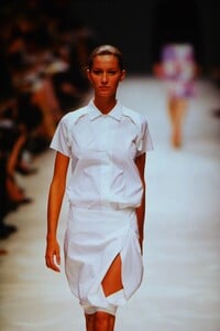 910471723_jil-sander-ss-2000(12).thumb.jpg.33e6a84d41c22a980cd22fc85b7cdbb9.jpg