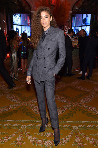 Zendaya+Coleman+Harper+BAZAAR+Celebrates+ICONS+38C07uUcjl0x.jpg