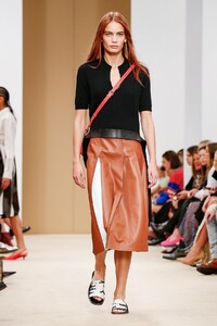 Nina Marker Tod´s Spring 2020 RTW MFW 2.jpg