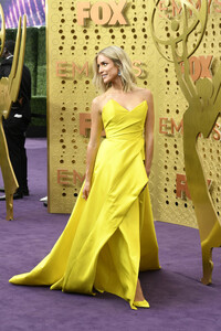 Kristin+Cavallari+71st+Emmy+Awards+Arrivals+cynZIM1l_HKx.jpg