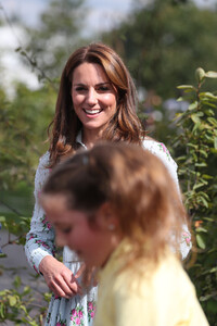 Kate+Middleton+Duchess+Cambridge+Attends+Back+G7siAuRwli5x.jpg