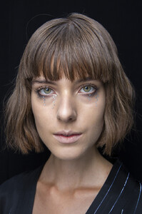 956063815_ILovePrettySpring2020BackstageKCRt-qCopOAx.thumb.jpg.1629b79a017218757e3f97c4f1e010d1.jpg