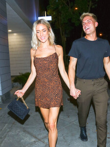 Kristin+Cavallari+outside+Craig+Restaurant+V9K2bfxqx4Wx.jpg