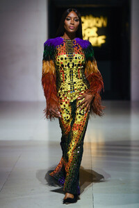 Naomi+Campbell+Runway+Fashion+Relief+London+xuXJUYajRHqx.jpg