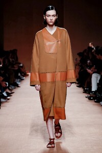 Sofia Steinberg Hermes Spring 2020 RTW PFW 1.jpg