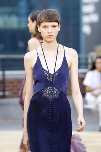 985659958_JonathanSimkhaiRunwaySeptember2019New1As99CYQ7QQx.thumb.jpg.cd174ee5f907045d3552245c12387828.jpg