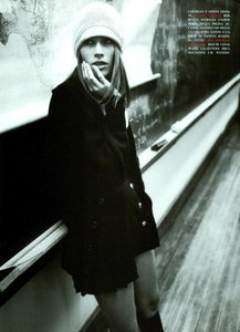 Campus_Meisel_Vogue_Italia_March_1994_06.thumb.png.f229b50940f1d51689bf48272a4c343c.png