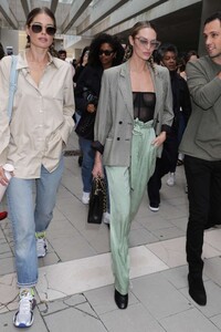 Candice-Swanepoel-and-Doutzen-Kroes---Leaving-Max-Mara-Show-11-586x879.jpg