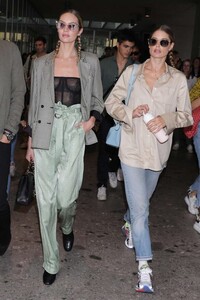 Candice-Swanepoel-and-Doutzen-Kroes---Leaving-Max-Mara-Show-22-586x879.jpg