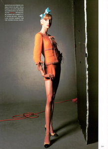 Charme_Meisel_Vogue_Italia_March_1994_06.thumb.png.0652dc7e319a044ee2ce8e98881f47e0.png
