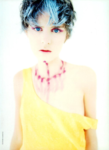 Colours_Saikusa_Vogue_Italia_March_1994_04.thumb.png.02b3de0b63d4242dc81f06270815a267.png