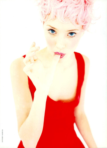 Colours_Saikusa_Vogue_Italia_March_1994_06.thumb.png.475070b9e6dfb3b808ca078d4b5f299d.png