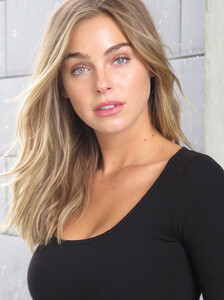 Elizabeth_Turner-Wilhelmina_Digitals_Feb19-06.thumb.jpeg.ba4061ce090c86d94eef362577c579a7.jpeg