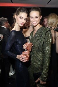 Faretta_BirgitKos-VogueInt-20Sep19-Getty.thumb.jpg.bbe4d89febe35d8814cdc1845a7e94b1.jpg