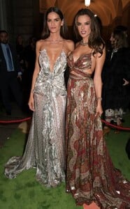 MFWGreenCarpetFashionAwards230919--7.jpg