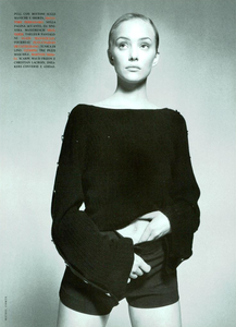 Ritratti_Comte_Vogue_Italia_March_1994_04.thumb.png.33f2a4a6325586a631e4226acfaace2e.png