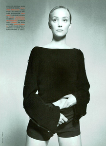 Ritratti_Comte_Vogue_Italia_March_1994_04.thumb.png.34d5b042f0b61ffed6a046edb98aff4e.png