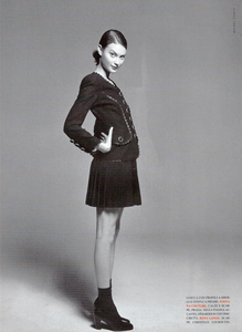 Ritratti_Comte_Vogue_Italia_March_1994_07.thumb.png.73afb45c0ff3fa028200ba131e368160.png